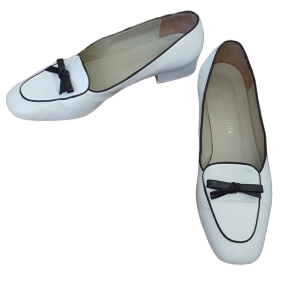 Vintage - Ruben Cassin White & Black Bow Loafers - Picture 1 of 7